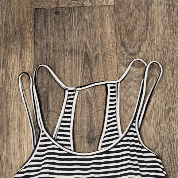 Strappy flowy striped tank - Picture 2 of 6